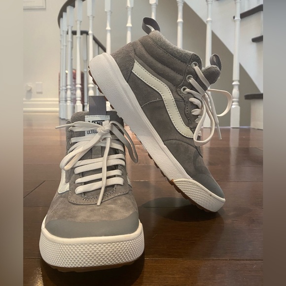 NWOT Vans High-Top Grey Suede Sneakers - Picture 4 of 4